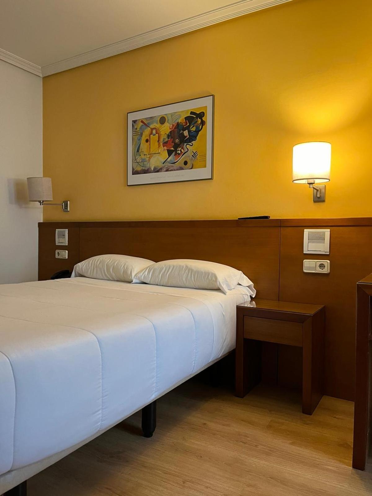 Hotel Ogalia Vigo Bagian luar foto