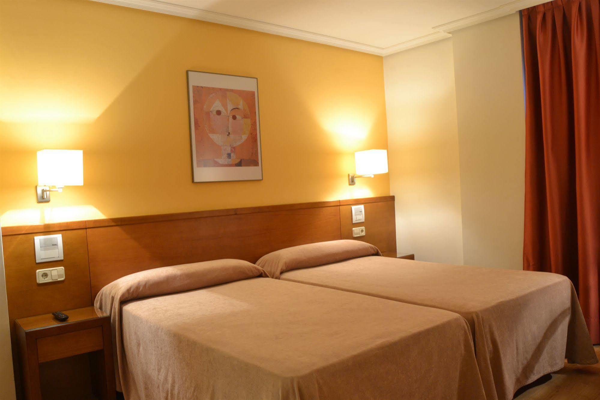 Hotel Ogalia Vigo Bagian luar foto